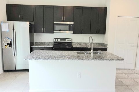 Villa ou maison à louer à Ocala, Floride: 4 chambres, 146.79 m2 № 2418638 - photo 2