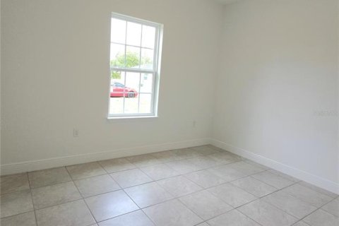 Villa ou maison à louer à Ocala, Floride: 4 chambres, 146.79 m2 № 2418638 - photo 5