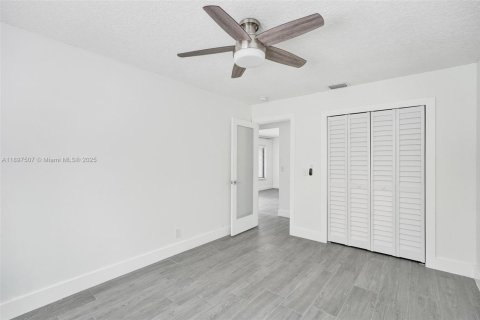 Villa ou maison à louer à North Lauderdale, Floride: 3 chambres, 160.44 m2 № 1949093 - photo 17