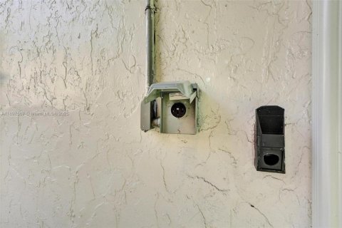 Villa ou maison à louer à North Lauderdale, Floride: 3 chambres, 160.44 m2 № 1949093 - photo 22