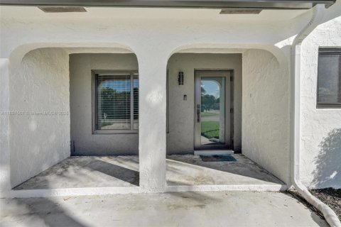 Villa ou maison à louer à North Lauderdale, Floride: 3 chambres, 160.44 m2 № 1949093 - photo 19