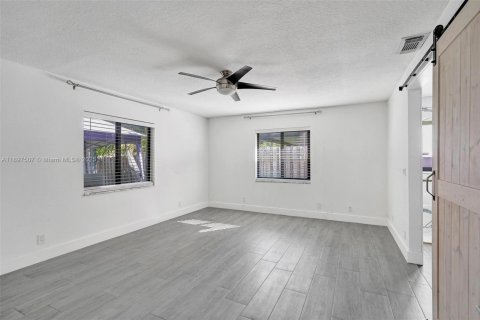 Villa ou maison à louer à North Lauderdale, Floride: 3 chambres, 160.44 m2 № 1949093 - photo 12