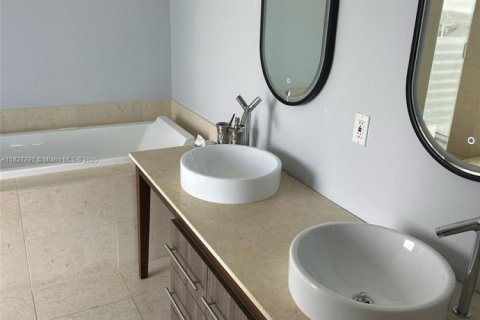 Купить кондоминиум в Майами, Флорида 2 спальни, 116.59м2, № 1799110 - фото 9
