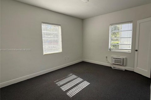 Снять в аренду кондоминиум в Корал-Гейблс, Флорида 2 спальни, 316.98м2, № 1973495 - фото 6