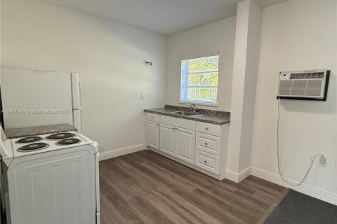 Снять в аренду кондоминиум в Корал-Гейблс, Флорида 2 спальни, 316.98м2, № 1973495 - фото 8