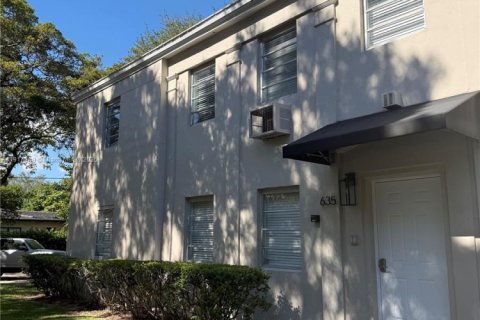 Снять в аренду кондоминиум в Корал-Гейблс, Флорида 2 спальни, 316.98м2, № 1973495 - фото 1