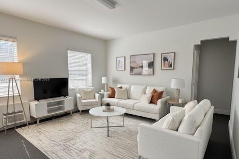 Снять в аренду кондоминиум в Корал-Гейблс, Флорида 2 спальни, 316.98м2, № 1973495 - фото 2