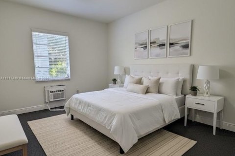 Снять в аренду кондоминиум в Корал-Гейблс, Флорида 2 спальни, 316.98м2, № 1973495 - фото 3