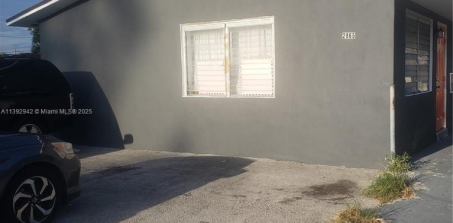 Immobilier commercial à Miami, Floride 233.28 m2 № 1892190