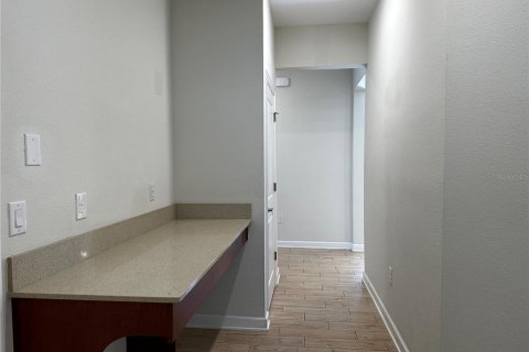 House in Orlando, Florida 4 bedrooms, 198.44 sq.m. № 1913978 - photo 8