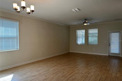 House in Orlando, Florida 4 bedrooms, 198.44 sq.m. № 1913978 - photo 5