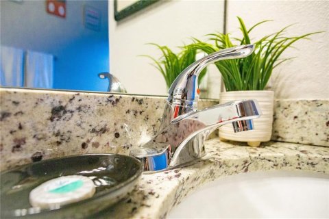 Adosado en venta en Kissimmee, Florida, 4 dormitorios, 157.38 m2 № 1827857 - foto 23