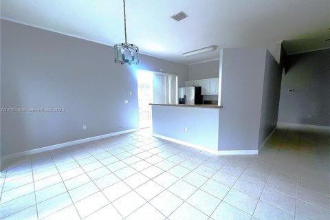 Villa ou maison à vendre à Cutler Bay, Floride: 3 chambres, 130.25 m2 № 2270641 - photo 8