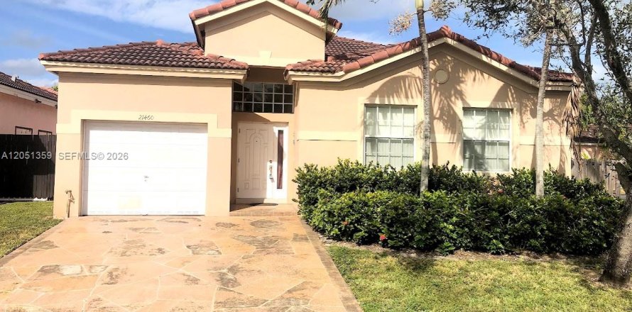 Villa ou maison à Cutler Bay, Floride 3 chambres, 130.25 m2 № 2270641