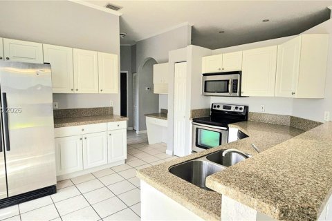 Villa ou maison à vendre à Cutler Bay, Floride: 3 chambres, 130.25 m2 № 2270641 - photo 4
