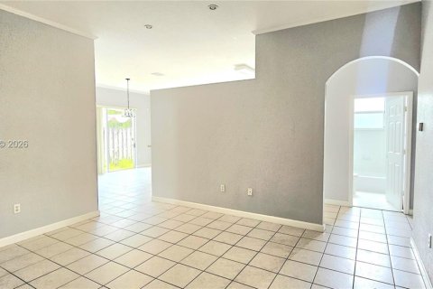 Villa ou maison à vendre à Cutler Bay, Floride: 3 chambres, 130.25 m2 № 2270641 - photo 10