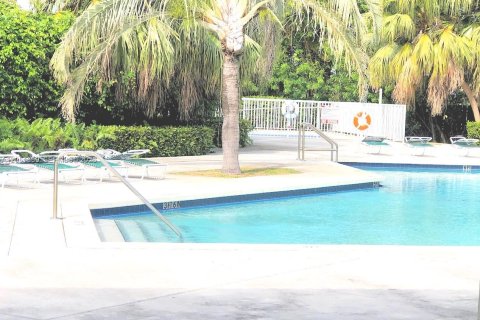 Villa ou maison à vendre à Cutler Bay, Floride: 3 chambres, 130.25 m2 № 2270641 - photo 16