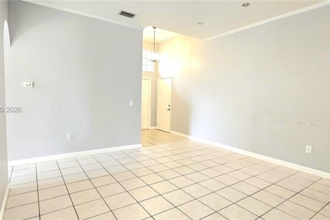 Villa ou maison à vendre à Cutler Bay, Floride: 3 chambres, 130.25 m2 № 2270641 - photo 11