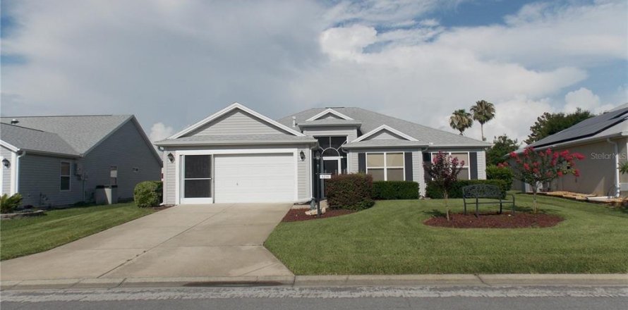 Villa ou maison à Lady Lake, Floride 3 chambres, 154.87 m2 № 1783536