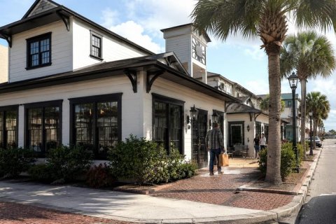 Commercial property in Punta Gorda, Florida № 2118445 - photo 2