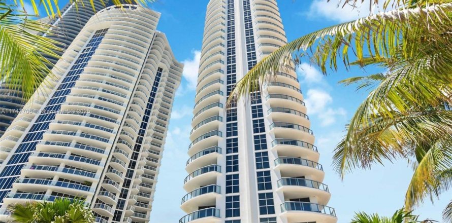 Condo in Sunny Isles Beach, Florida, 1 bedroom № 1859688
