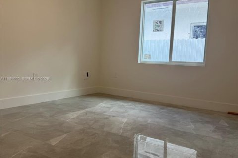 Villa ou maison à louer à Miami, Floride: 2 chambres № 2008071 - photo 7