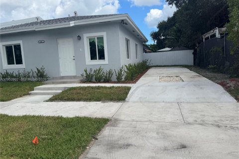 Villa ou maison à louer à Miami, Floride: 2 chambres № 2008071 - photo 2