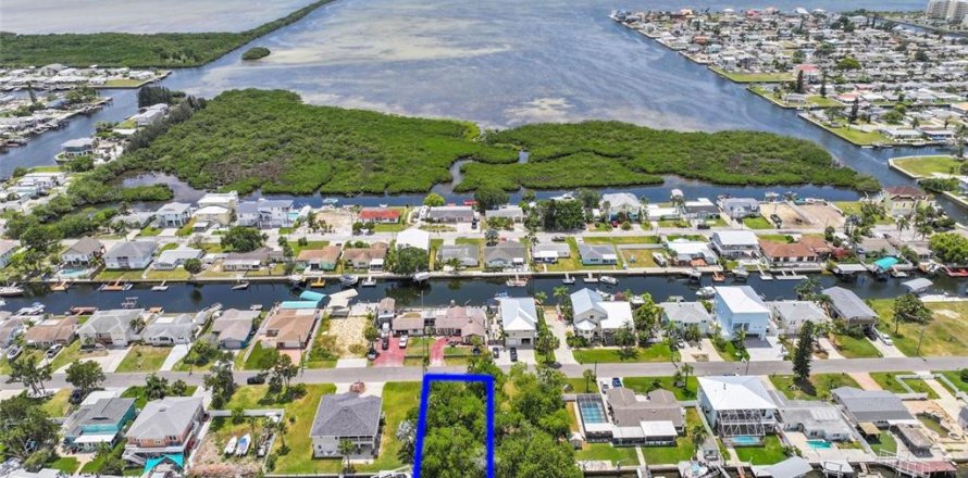 Land in Hudson, Florida № 2150590
