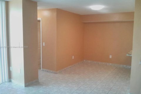 Condo in Miami, Florida, 2 bedrooms  № 1731644 - photo 6