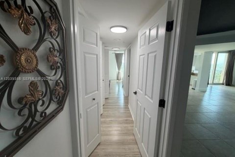 Copropriété à louer à Fort Lauderdale, Floride: 3 chambres, 134.43 m2 № 2089507 - photo 10