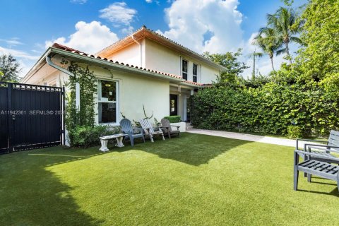 Villa ou maison à vendre à Miami, Floride: 5 chambres, 374.67 m2 № 2004769 - photo 10