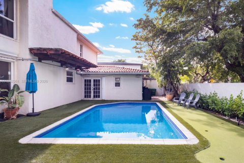 Villa ou maison à vendre à Miami, Floride: 5 chambres, 374.67 m2 № 2004769 - photo 28