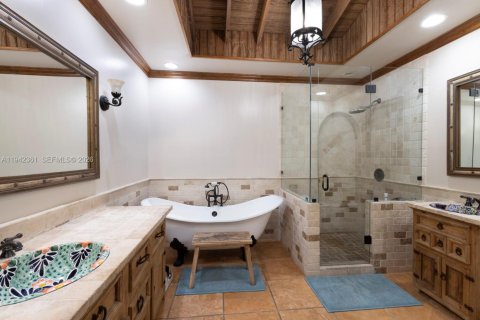 Villa ou maison à vendre à Miami, Floride: 5 chambres, 374.67 m2 № 2004769 - photo 23