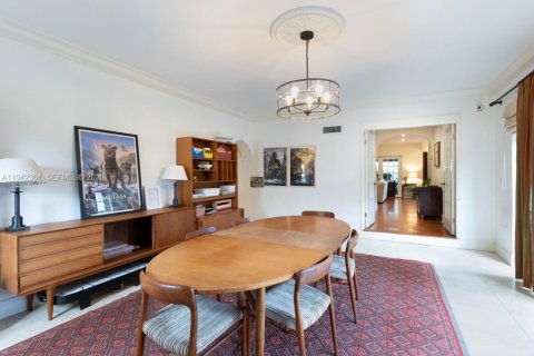 Villa ou maison à vendre à Miami, Floride: 5 chambres, 374.67 m2 № 2004769 - photo 16