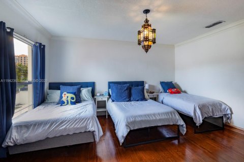 Villa ou maison à vendre à Miami, Floride: 5 chambres, 374.67 m2 № 2004769 - photo 26