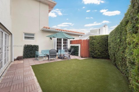 Villa ou maison à vendre à Miami, Floride: 5 chambres, 374.67 m2 № 2004769 - photo 29