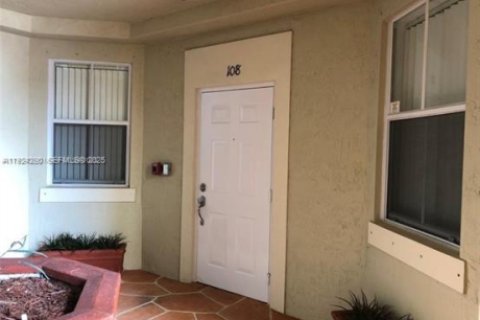 Apartment in Miami, Florida 3 bedrooms, 117.06 sq.m. № 1982523 - photo 2