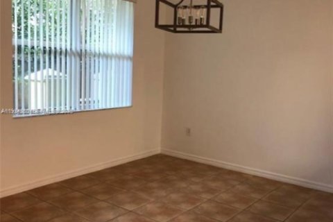 Apartment in Miami, Florida 3 bedrooms, 117.06 sq.m. № 1982523 - photo 4