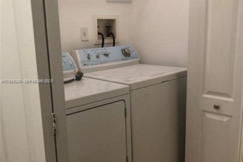 Apartment in Miami, Florida 3 bedrooms, 117.06 sq.m. № 1982523 - photo 11