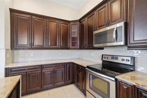 House in Boynton Beach, Florida 3 bedrooms, 220.83 sq.m. № 2057452 - photo 9