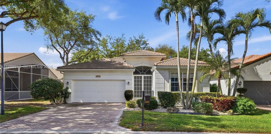House in Boynton Beach, Florida 3 bedrooms, 220.83 sq.m. № 2057452