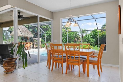 House in Merrit Island, Florida 4 bedrooms, 250.93 sq.m. № 1894114 - photo 8