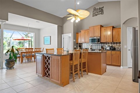 House in Merrit Island, Florida 4 bedrooms, 250.93 sq.m. № 1894114 - photo 21
