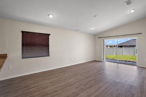 House in Haines City, Florida 3 bedrooms, 129.13 sq.m. № 1805658 - photo 8