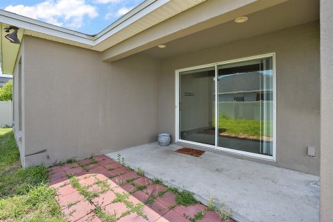 House in Haines City, Florida 3 bedrooms, 129.13 sq.m. № 1805658 - photo 4