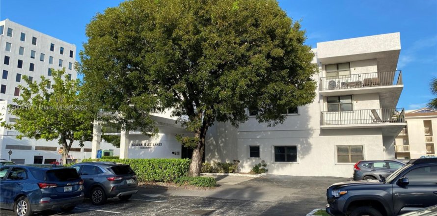 Condominio en Hallandale Beach, Florida, 1 dormitorio  № 2035724