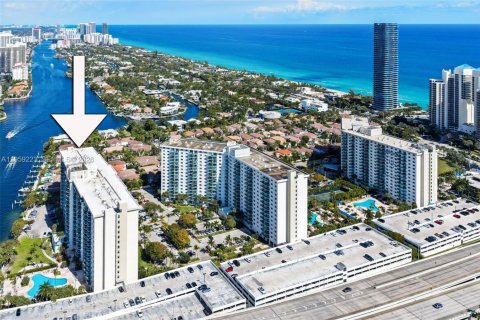 Condominio en venta en Sunny Isles Beach, Florida, 2 dormitorios, 141.68 m2 № 2029046 - foto 29