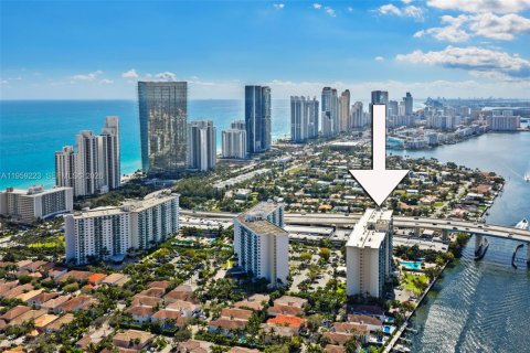 Condominio en venta en Sunny Isles Beach, Florida, 2 dormitorios, 141.68 m2 № 2029046 - foto 28