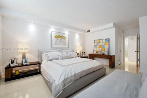 Condominio en venta en Sunny Isles Beach, Florida, 2 dormitorios, 141.68 m2 № 2029046 - foto 15