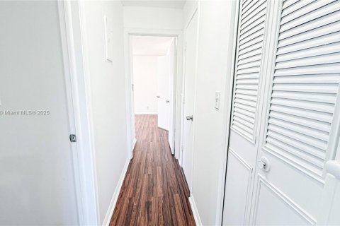 Condominio en venta en Pompano Beach, Florida, 2 dormitorios, 84.73 m2 № 2077292 - foto 7
